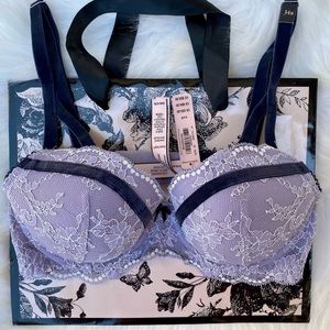 NWT ✨ VS Dream Angels Demi Lined